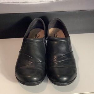 Clarks Collection Black Slip On Wedge Clog Comfort Side Zip Shoes Sz 8.5